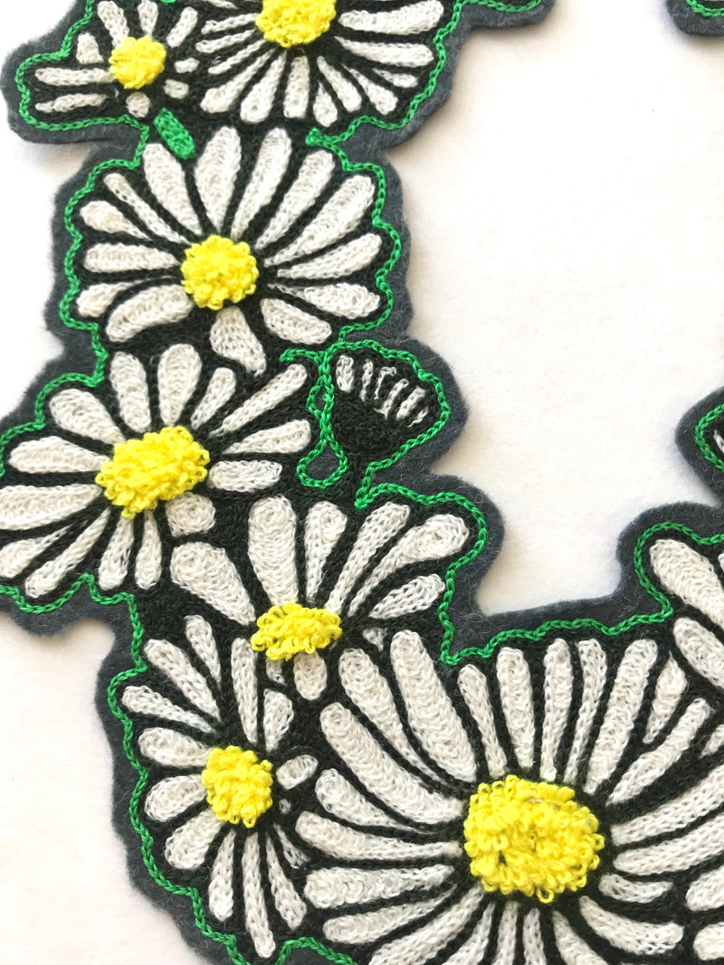 Daisy Horseshoe-Sample